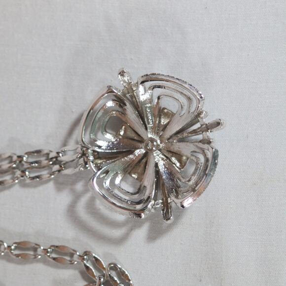 Monet 1960s  Atomic Starburst Pendant Necklace Rhodium Plated Oval Ornate Links - Picture 7 of 10